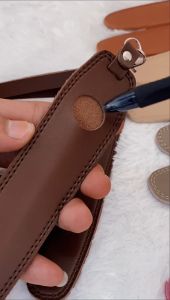 GANTUNGAN KALUNG TALI PIN PULPEN PENSIL KULIT LANYARD BALLPOINT AR64