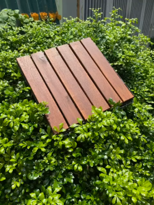 Sàn gỗ nhựa sàn gỗ vỉ nhựa lót ban công ngoài trời 30x30cm -Tấm Thảm Gỗ Vỉ Nhựa Lỗ Ghép Lót Sàn Kháng Khuẩn Chống Trơn Trượt