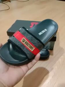 KIDZTUBS Sandal Anak Laki Laki Karet Slipper Slide Selop Slipon Jepit Karakter Warna Hitam Usia 6-10 Tahun-Sendal1954100324