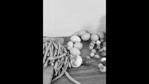 Rak Penyimpanan Dapur: Rak Gantung & Tempel Dinding