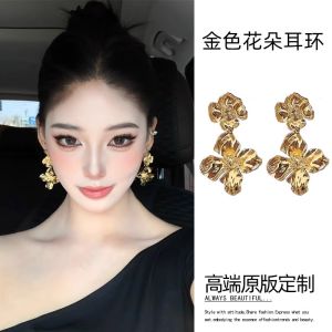 Exaggerated Golden Flower Tassel Earrings Luxury Fashion Minimalist Cold Style Ear Jewelry Elegant Atmosphere New 2025