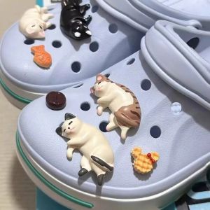 8PCS Fashion Cute Cartoon Cats Shoe Charms Designer Lovely All-match Charms for Bundle Set Quality Sandals Accessories