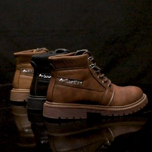 【Ready Stock】Safety Shoes men Steel toe cap Waterproof Work Boots Genuine Leather Anti-smash Boots