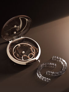 Mini Tooth Retainer Invisible Tooth Socket Dentures Orthodontic Brace Storage Box Portable with Lanyard