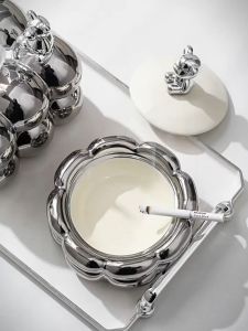 High-end Ashtray Office Creative ฝาปิดเซรามิคห้องนั่งเล่นน่ารัก Niche อุปกรณ์เสริมในครัวเรือนสินค้า