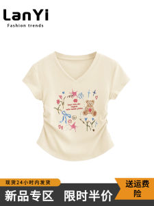 เสื้อยืดแขนสั้นผู้หญิงสไตล์เกาหลีเข้ารูปคอวีพิมพ์ลายหมี เสื้อแขนสั้นทรงเข้ารูปสำหรับฤดูร้อน คอลเลกชันใหม่ ความยาวสั้น สไตล์หวานและเผ็ดร้อน