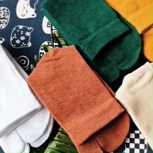 Kaos Kaki Jempol women long Socks Motif Polos Pria Wanita bahan katun JJ004
