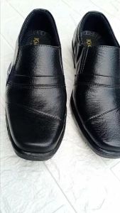 Sepatu Pantofel Pria Hitam: Pilihan Terbaik untuk Anda