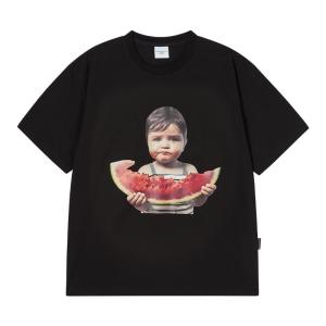 Acme de la vie | เสื้อยืดแขนสั้นลายmelon ADLV สำหรับผู้ชายและผู้หญิง ฤดูใบไม้ผลิและฤดูร้อน ลายหน้าตุ๊กตา ทรงหลวม สวมใส่สบาย