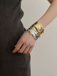 Minimalist Cold Tone Irregular Texture Wide Open Hand Bracelet Luxury Fashionable Elegant Alloy Silver Gold Plated Jewelry