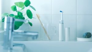 AiMY CRISTAL BLANC (Whitening Toothbrush Remove Stains and Tartar and For Brighter Whiter Teeth)