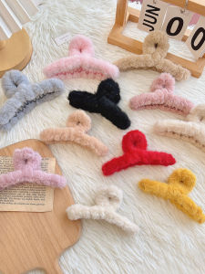 กิ๊บติดผม Ah Goose Plush สําหรับผู้หญิงพร้อมเครื่องประดับผมขนาดใหญ่ความรู้สึกระดับพรีเมี่ยมจากญี่ปุ่นและเกาหลีใต้ เหมาะสําหรับฤดูใบไม้ร่วงและฤดูหนาว