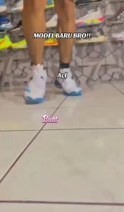 Sepatu Volly Mizuno WLZ 6 Mid Import Vietnam