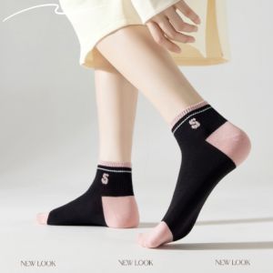 LHMoonlight Hot Hit มาก ถุงเท้าแฟนตาซี สไตล์เกาหลีเกาใจ ผ้าเบาใส่สบาย มีให้เลือกหลากหลายสี แถมลายสุดน่ารัก  ราคาดีงามตะกร้านี้เลย