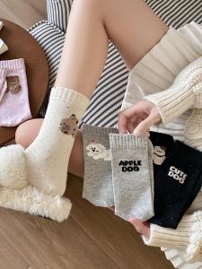 สไตล์การ์ตูนแอนิเมชั่นกลางลูกวัวถุงเท้าผู้หญิง Moisture Wicking ผ้าฝ้ายฤดูใบไม้ร่วงฤดูหนาวใหม่มาถึงเวอร์ชั่นเกาหลี