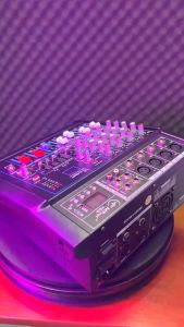 Bàn Mixer Mini Liền Công Suất Lớn MTMAX F82D - Bàn Trộn Chính Hãng 4 Kênh Micro 2 Đầu Ra 600W 16 Hiệu Ứng DSP 48V Phantom Cho Micro Thu Âm Hỗ Trợ Kết Nối Bluetooth USB Thẻ Nhớ Bảo Hành 12 Tháng