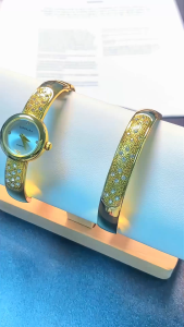 CRRJU Jam Tangan Wanita Anti Air Original Fashion Korea Elegan Cewek Watch Women Cod +Gelang Hadiah