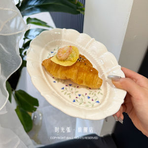 French Vintage Blue Floral Ceramic Dessert Plate High Aesthetic Edge Salad  Style round Shape Plant Floral Patterned Dinnerware