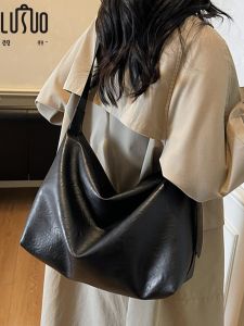 กระเป๋าผู้หญิงหนังนิ่มสีดำขนาดใหญ่สำหรับเดินทาง กระเป๋าสะพายไหล่ข้างเดียว กระเป๋าสะพายข้าง 2025 กระเป๋าสะพายข้างแบบใหม่ กระเป๋าสะพายข้าง