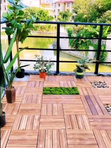 【Fast Shipping】 30 x 30cm Wooden Deck tiles Wood-Plastic Composite WPC Floor Tiles For Garden Balcony Flooring Indoor and outdoor bathroom Interlocking Waterproof Carbonized Solid Wood Room Courtyard Outdoor Decoration Floor