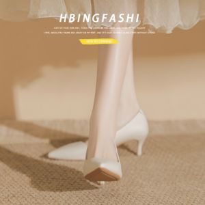 รองเท้าส้นเตี้ยหัวแหลมสไตล์ฝรั่งเศส รองเท้าแต่งงาน รองเท้าส้นสูงสีเปล่าสำหรับผู้หญิง รองเท้าส้นบางสำหรับงานสัมภาษณ์ รองเท้าทำงาน รองเท้าแฟชั่น