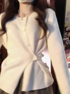 เรียบหรู French Waist-cinching ถัก คาร์ดิเกน ผู้หญิง เสื้อสเวตเตอร์ ฤดูใบไม้ร่วง ฤดูหนาว เสื้อชั้นฐาน หลวม ประเภทแขนยาวติดกระดุมขึ้น