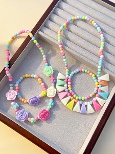 Set vòng tay  vòng cổ xỏ chuỗi bằng hạt nhựa nhiều màu làm thủ công dùng làm quà tặng cho bé gái