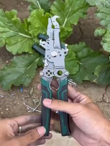 Multifunctional Foldable Wire Strippers Special Wire Strippers for Electricians Can Strip Wires Cut Wires Twist Water Pipes Crimp Terminals Etc One Pair Is More Than One Pair Folding Design