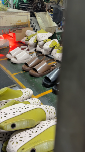 Giày Sandal Nữ Cao 3cm Bản To Thời Trang Pixie H458