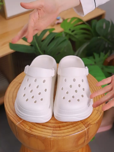 รองเท้าหัวโต รองเท้าเปิดส้น ส้นมีความสูง3ซม. พื้นนิ่ม กันน้ำกันลื่น ทำความสะอาดง่าย โดนน้ำได้ไม่เหม็น มีรูระบายอากาศ