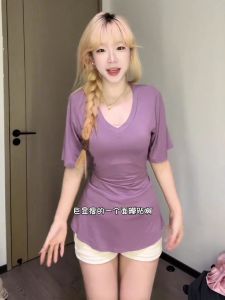 Áo Thun Nữ Cổ Chữ V Màu Tím Ôm Vừa Vặn Mùa Hè Áo Thun Nữ Tay Lửng Thiết Kế Thon Gọn Gợi Cảm Đa Năng