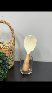 newyorkbigsale ทัพพีตักข้าว ทัพพีซิลิโคน ตั้งได้ ด้ามจับไม้ No.Y1937