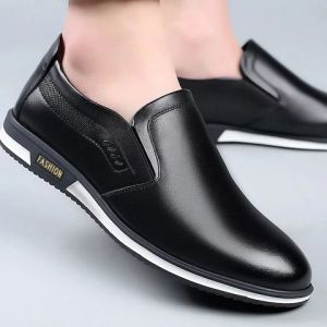 รองเท้าสลิปออนหนังลำลองสำหรับบุรุษธุรกิจ แฟชั่นสไตล์อังกฤษ ระบายอากาศได้ดีและสะดวกสบาย