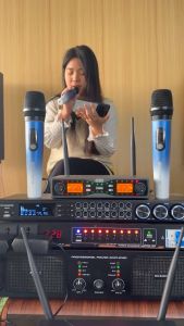 bộ micro  không dây karaoke ontekco  mf333 uhf đầu thu 2 anten sóng uhf chống hú - lọc âm tốt hàng chính hãng Mic Cầm Tay Kết Nối Uhf Bảo Hành 1 Năm Sản Phẩm Chính Hãng - Lazada