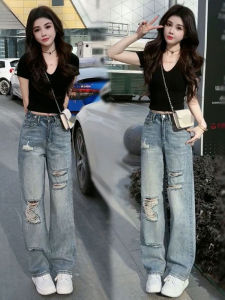 Summer New V-Neck Short Sleeve Black T-Shirt for Petite Women Loose Baggy Denim Jeans with Wide Leg and Cotton Material