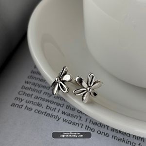 Retro Aged Hollow Flower Open Ring Womens Fashion Personality Adjustable Index Finger Ring Elegant High-End Feeling Band