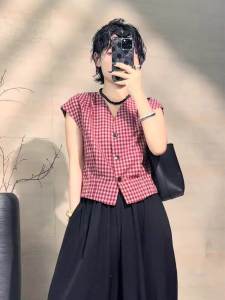 เสื้อเชิ้ตคอวีแขนสั้นผู้หญิงไซส์ใหญ่สไตล์ฝรั่งเศสฤดูร้อนใหม่ ดีไซน์ลายสก็อต ดีไซน์เก๋ไก๋ ลดอายุ ระดับไฮเอนด์