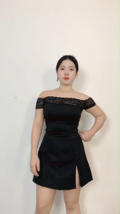 ชุดเซ็ต เสื้อเข้ารูปเปิดไหล่ + กระโปรงเปิดขา ทรงเข้ารูป