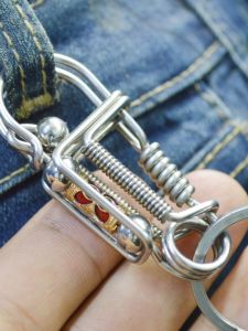 เข็มขัดสแตนเลสสำหรับผู้ชายแบบมีสไตล์และสร้างสรรค์ ทนทาน DIY โซ่รถยนต์ ทำด้วยมือ เครื่องประดับสำหรับผู้ชาย