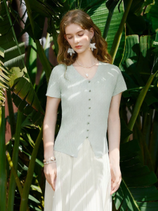 XIANGYING | Green Lightweight Slim T-Shirt