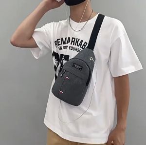 PIYU กระเป๋าสะพายมัลติฟังก์ชั่ผู้ชายรุ่นใหม่แฟชั่นน้ำหนักเบากันน้ำกระเป๋าสะพายไหล่แบบสบาย ๆ กีฬากลางแจ้งกระเป๋าสะพาย