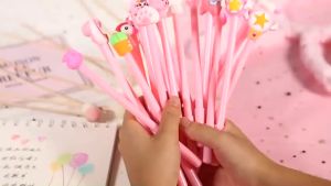 Combo 20 Bút Bi Hình Thú Ngộ Nghỉnh Kèm Túi Đựng Đáng Yêu Cho Bé Vui Chơi Học Tập Mỹ Thuật