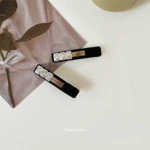 กิ๊บติดผมผ้ากำมะหยี่สีดำ กิ๊บติดผมแบบมีด้านข้างประดับเพชร กิ๊บติดผมแบบปากเป็ดหรูหรา ดีไซน์เรียบง่าย สไตล์เกาหลี