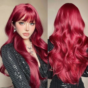 ไวน์แดงวิกผมสังเคราะห์สําหรับผู้หญิงยาวหยัก Burgundy สีแดงผมคอสเพลย์วิกผมกับ Bangs ทุกวันฮาโลวีนทนความร้อนผมปลอม