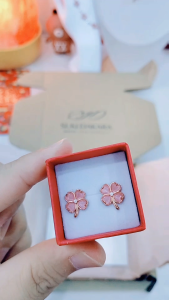 SUKI DAKARA Delicate Charm S990 Silver Four-Leaf Clover Cats Eye Stone Earrings with Rose Gold Accents