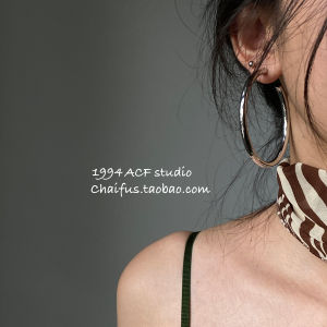 Minimalist C-Shaped Earrings Geometric Hoops Hip Hop Style Fashion Jewelry for Women Yellow Copper Material Elegant And Chic