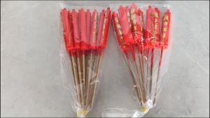 新年蜡烛/二两年蜡/四两年蜡/脚烛/二两蜡烛(10枝装)/四两蜡烛（8枝装）/贺年烛/贺年蜡/新年蜡烛/红色蜡烛/脚烛/一包10枝装/一包8枝装/贺年烛/万成神料行/candle