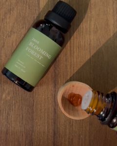 Blooming Forest 盛开森林-Zens Aroma Floral & Woody Essential Oil with Violet Sandalwood 紫罗兰花卉与檀香木质香气混合植物精油 (10ml & 30ml)