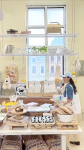 janunstudio • CORGI denim crop 3 สี แถมเสื้อสายเดี่ยว (เสื้อครอปยีนส์เจ้าคอร์กี้) - เซทเสื้อ 2 ชิ้น แยกใส่ได้อีกค่า