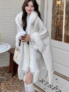 Áo Khoác Len Lót Lông Cừu Dày Dài Vừa Phải Tay Áo Hình Con Chồn Cổ Lông Cừu Lớn Kiểu Dáng Áo Che Vai Áo Khoác Ngoài Mùa Đông Cho Nữ